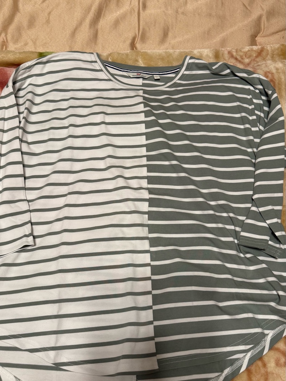 Vineyard vines size M Striped Half-and-Half Tee in White and Sage